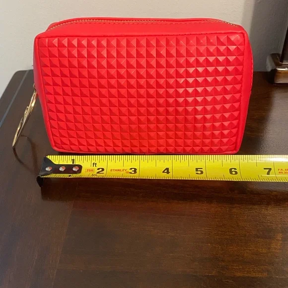 Valentino Beauty Mini Pouch - Picture 9 of 11